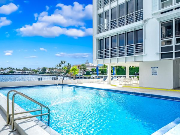 850 NE Spanish River Boulevard, Unit 33, Boca Raton, FL 33431