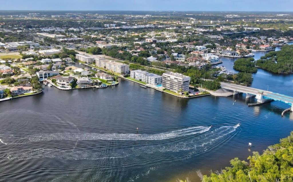 850 NE Spanish River Boulevard, Unit 33, Boca Raton, FL 33431 Photo