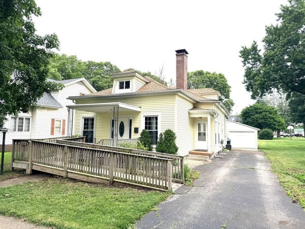 104 Gilbert Street , Rossville, IL 60963
