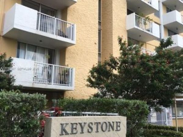 Unit 207, North Miami, FL 33181