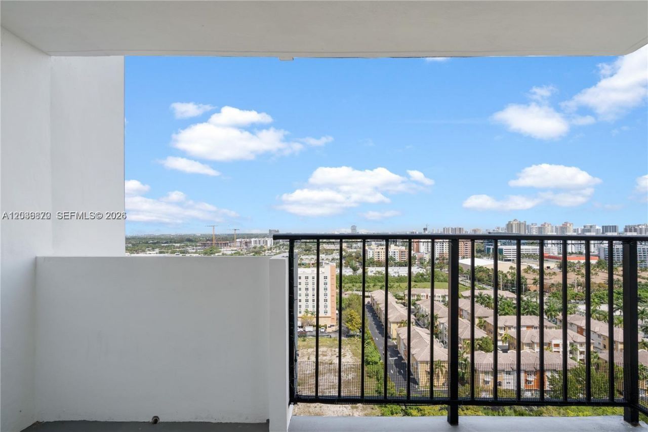 2780 NE 183rd St , Unit 2009, Aventura, FL 33160 Photo