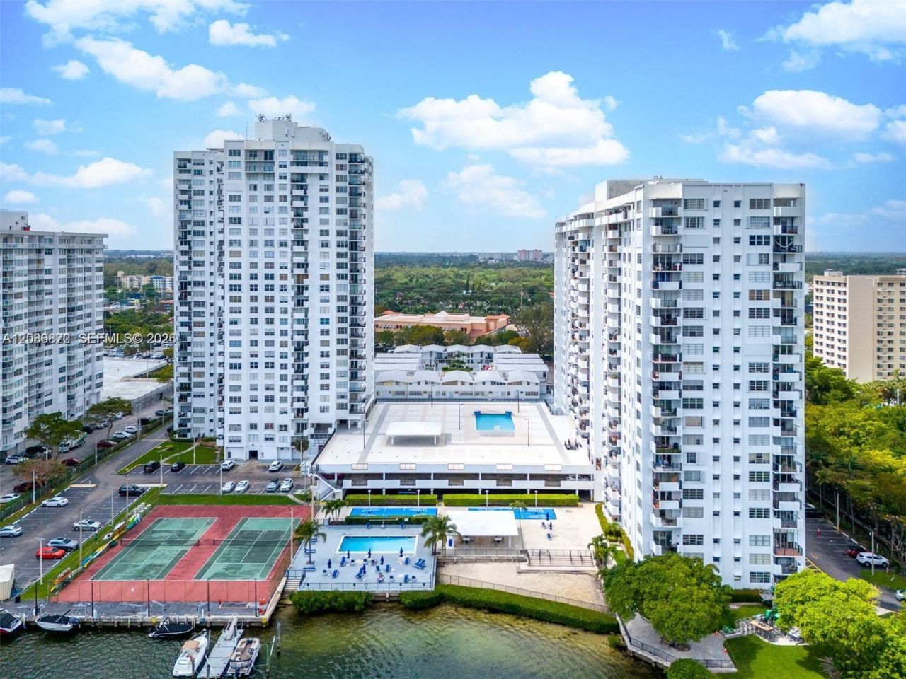 2780 NE 183rd St , Unit 2009, Aventura, FL 33160 Photo
