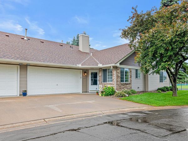 545 Lovell Avenue, Roseville, MN 55113