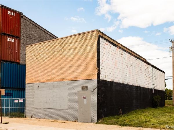 2424 Michigan Avenue , Detroit, MI 48216