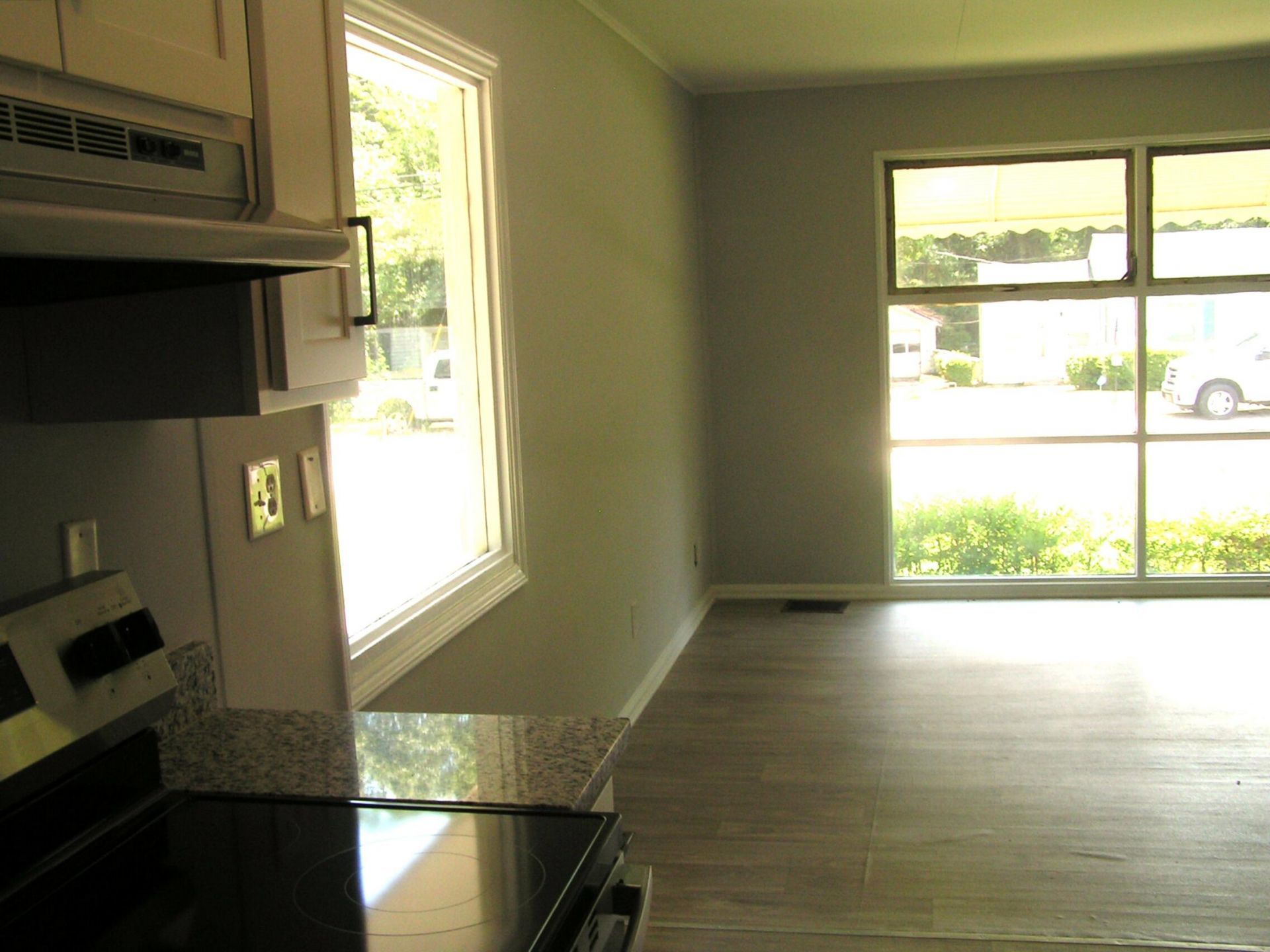 1530 Central Street Photo 10