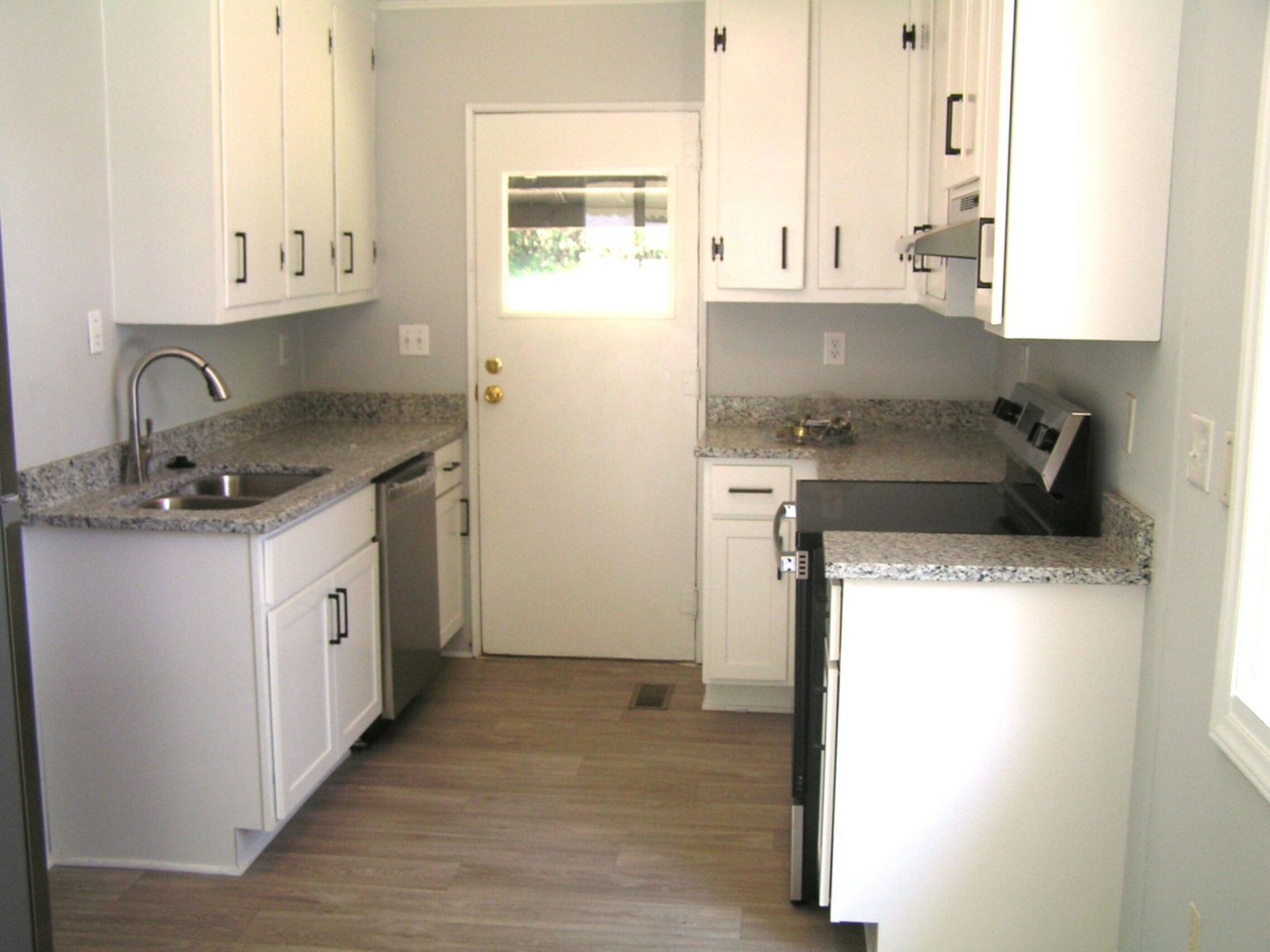 1530 Central Street Photo 7