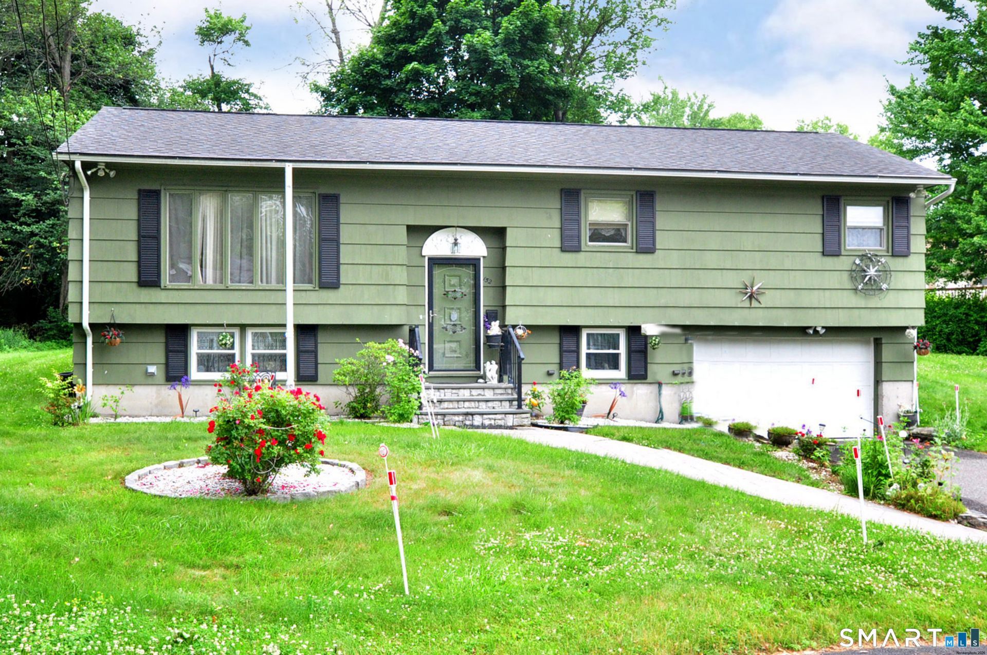 152 Saugus, Watertown, CT 06779 Main Photo