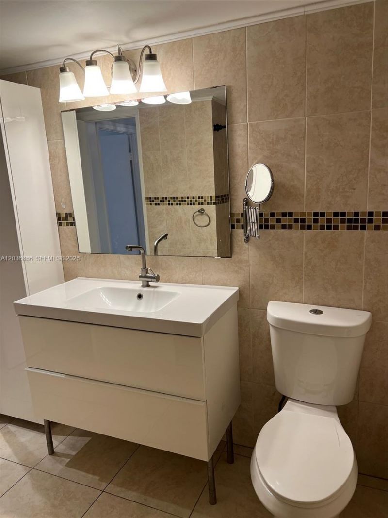1680 NE 191st St, Unit 214-2, Miami, FL 33179 Photo
