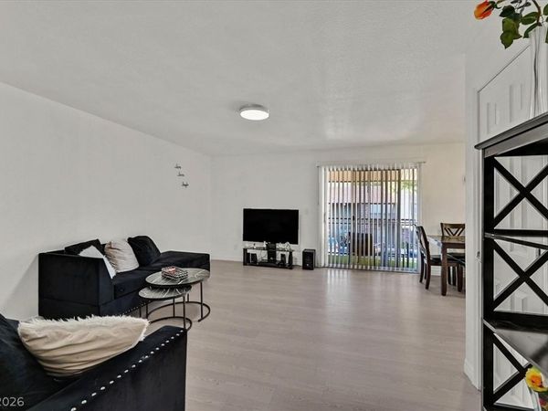 5493 Indian River Drive , Unit 376, Las Vegas, NV 89103