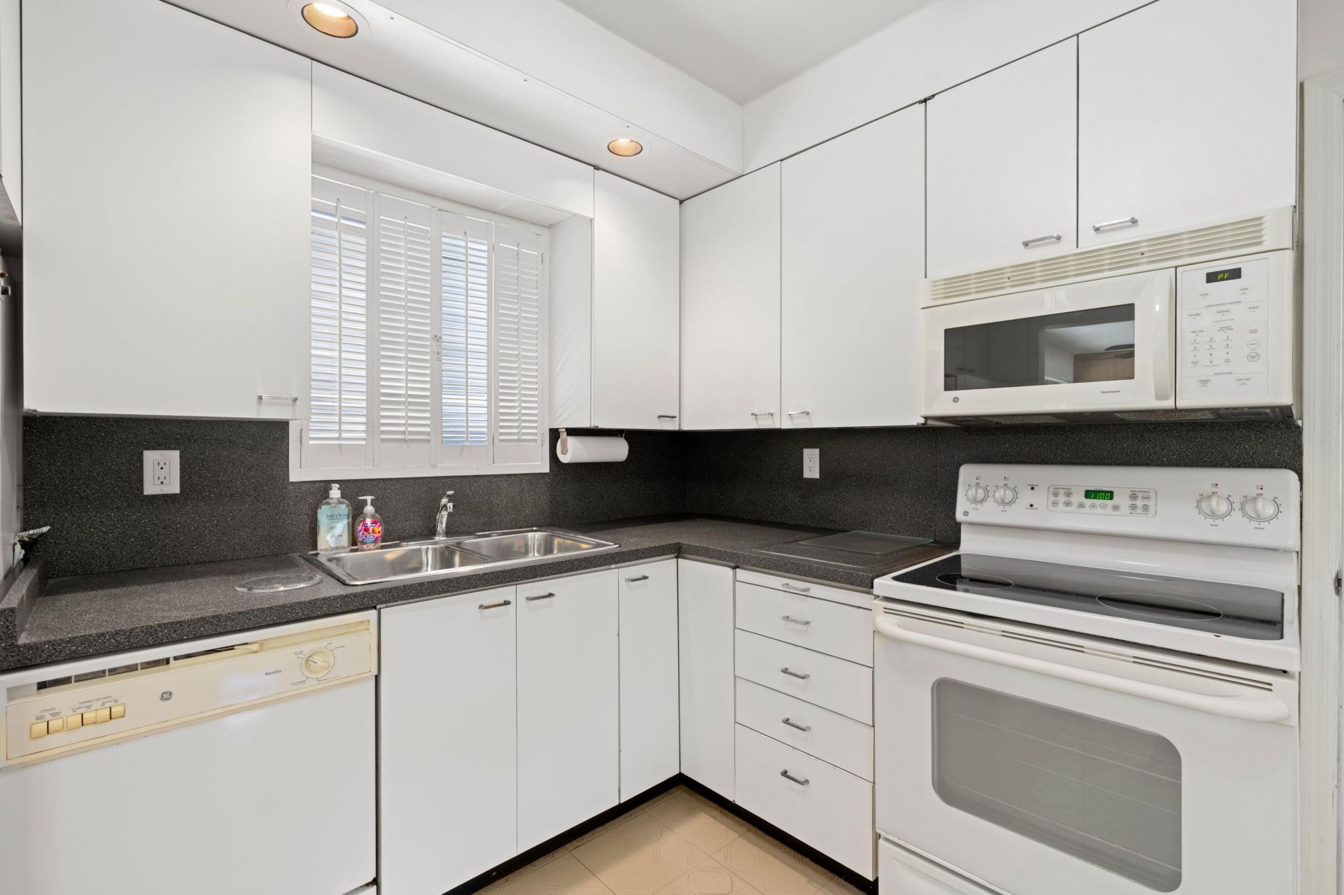 1725 N Lakeside Drive, Lake Worth Beach, FL 33460 Photo