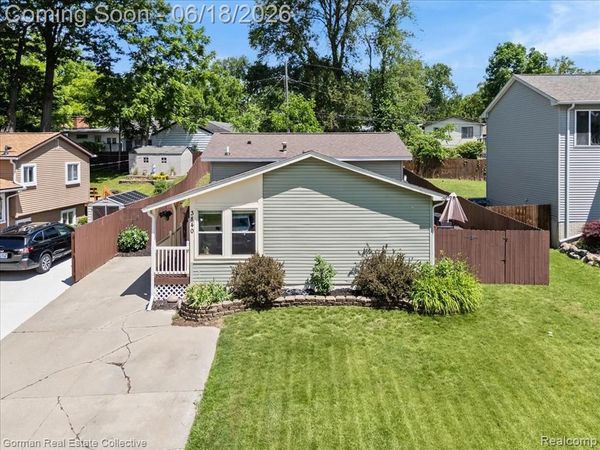 3840 Cass Elizabeth Road , Waterford Twp, MI 48328