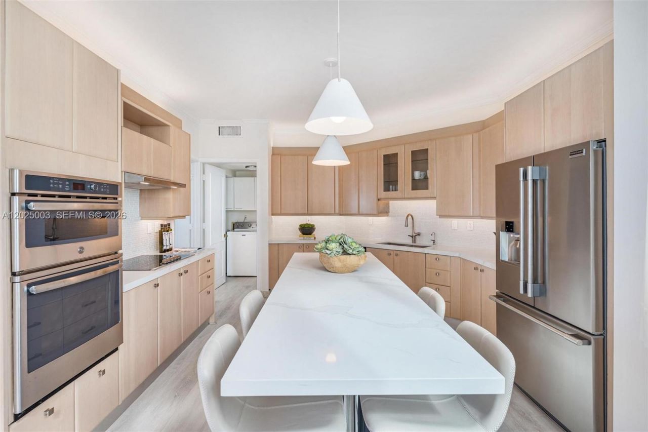 300 S Pointe Dr, Unit 1001, Miami Beach, FL 33139 Photo