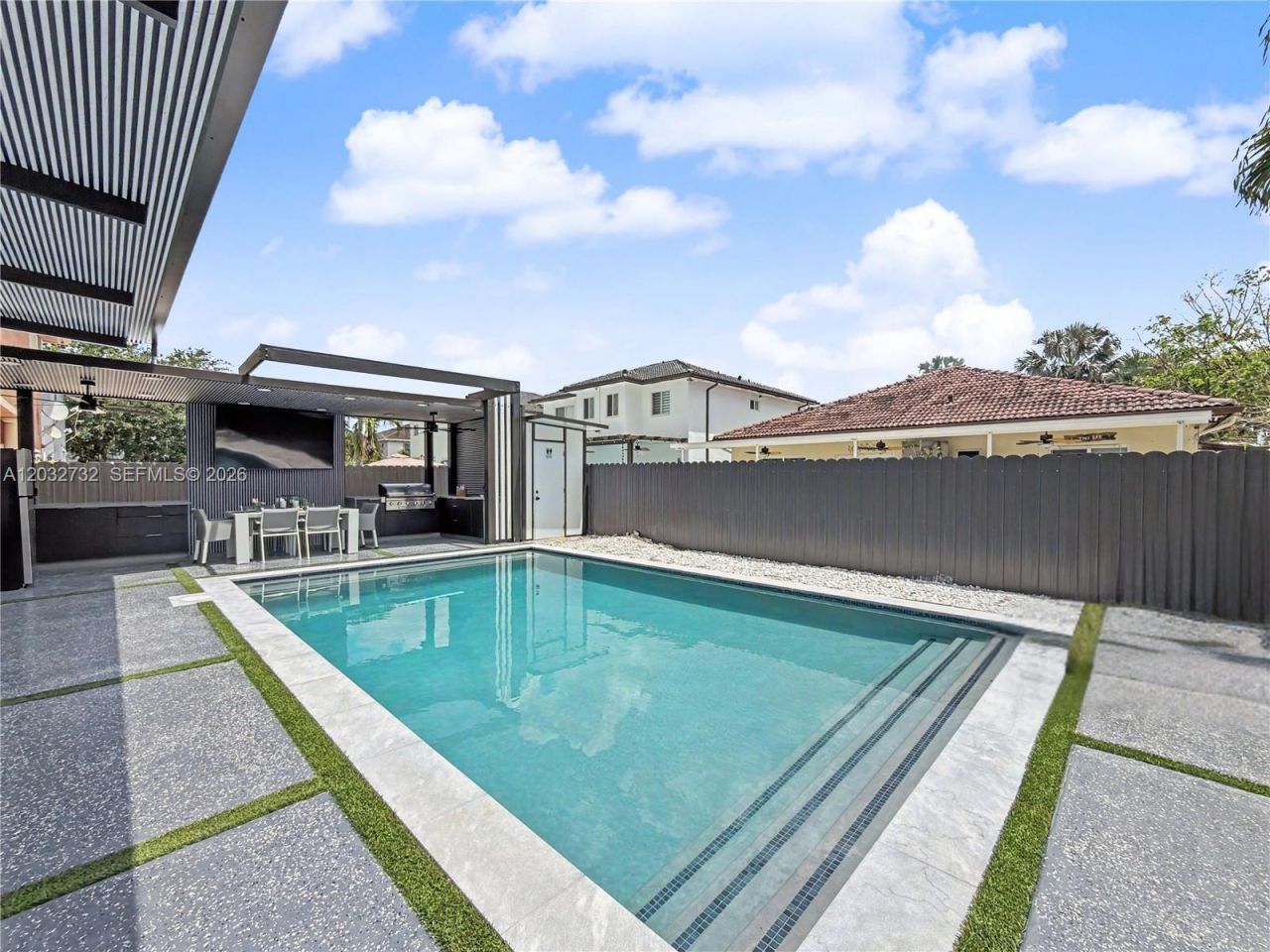 15490 SW 18th Ln , Miami, FL 33185 Photo