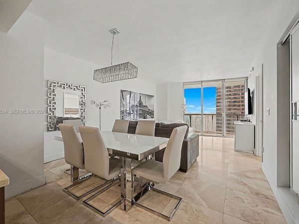 485 Brickell Ave , Unit 2009, Miami, FL 33131
