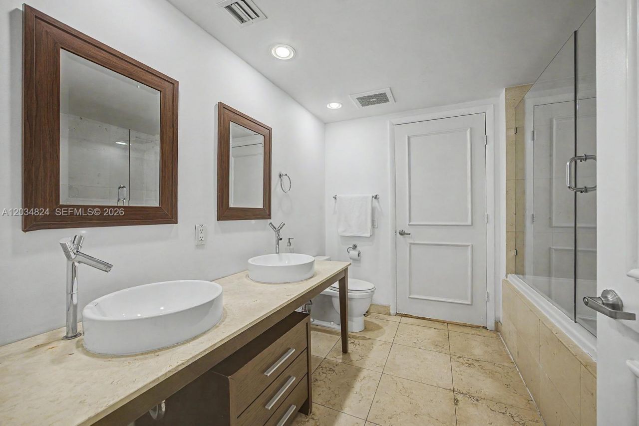 485 Brickell Ave , Unit 2009, Miami, FL 33131 Photo