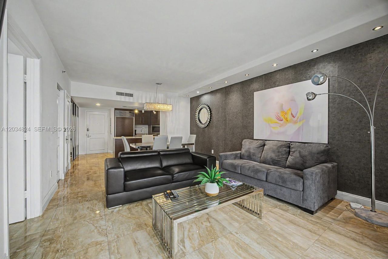 485 Brickell Ave , Unit 2009, Miami, FL 33131 Photo