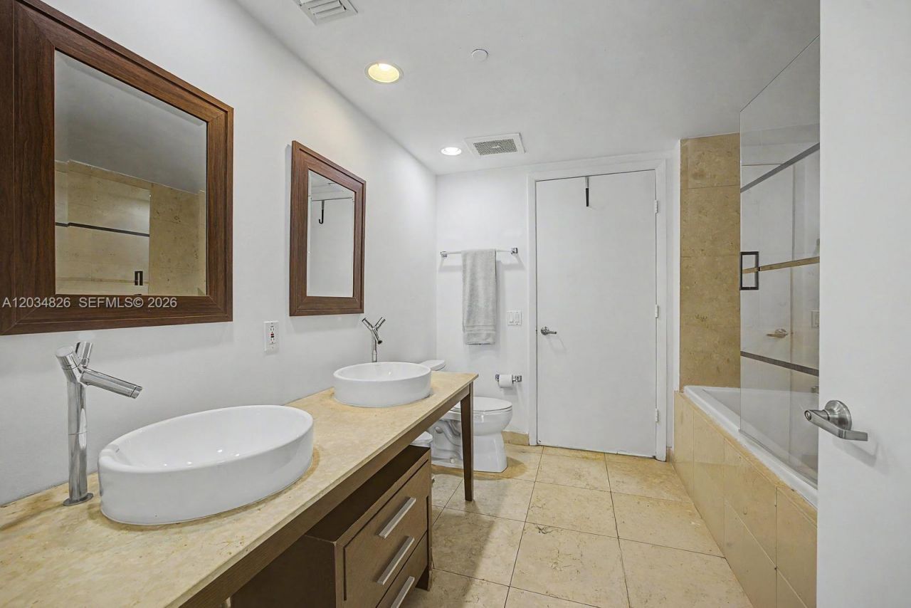 485 Brickell Ave, Unit 2209, Miami, FL 33131 Photo