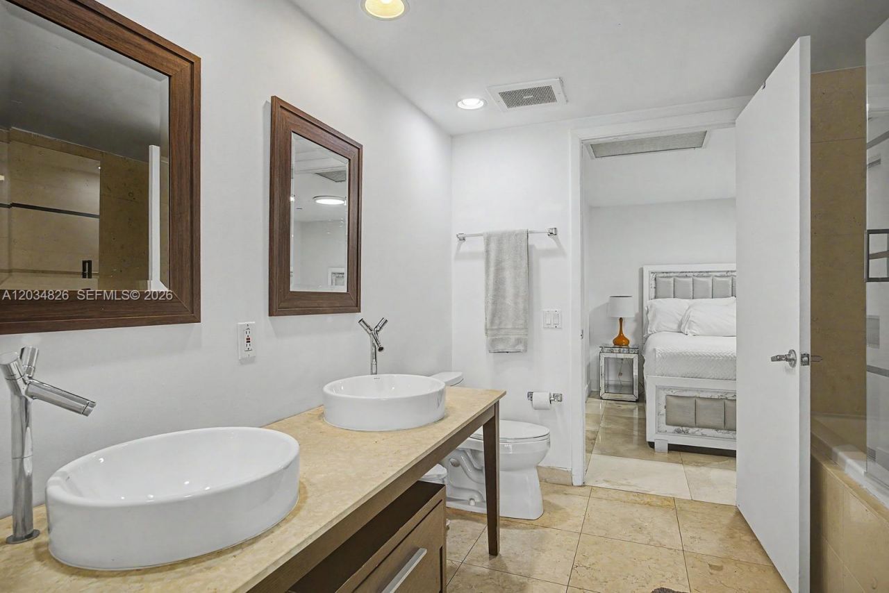 485 Brickell Ave, Unit 2209, Miami, FL 33131 Photo