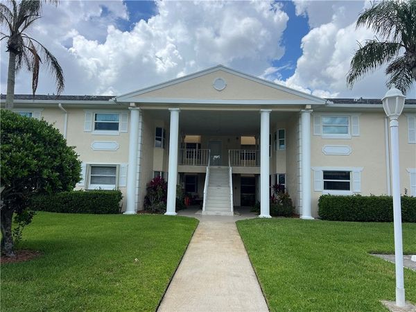 379 N Grove Isle Circle, Unit 379, Vero Beach, FL 32962