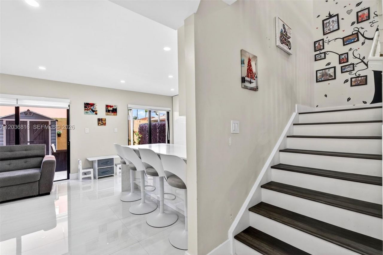 11115 W Okeechobee Rd , Unit 123, Hialeah Gardens, FL 33018 Photo
