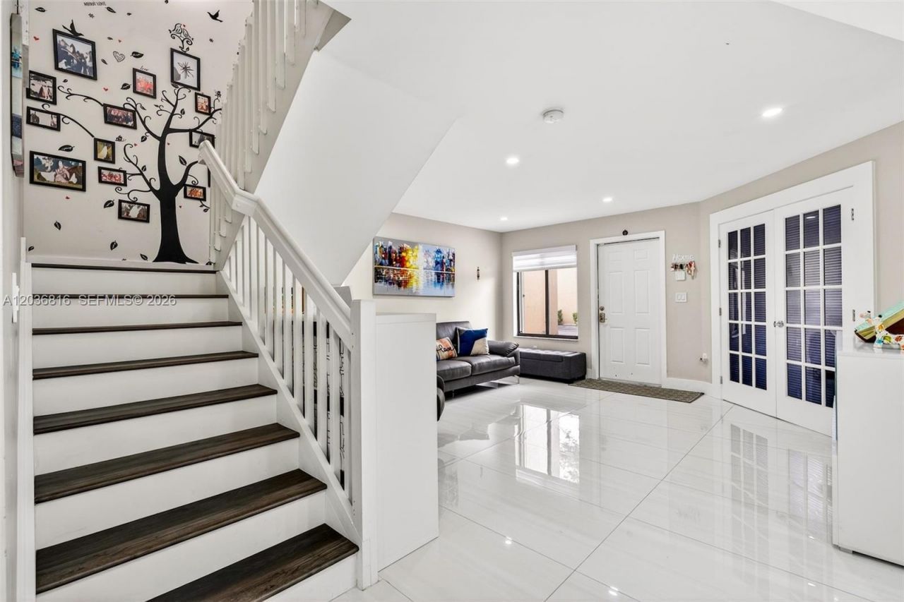 11115 W Okeechobee Rd , Unit 123, Hialeah Gardens, FL 33018 Photo