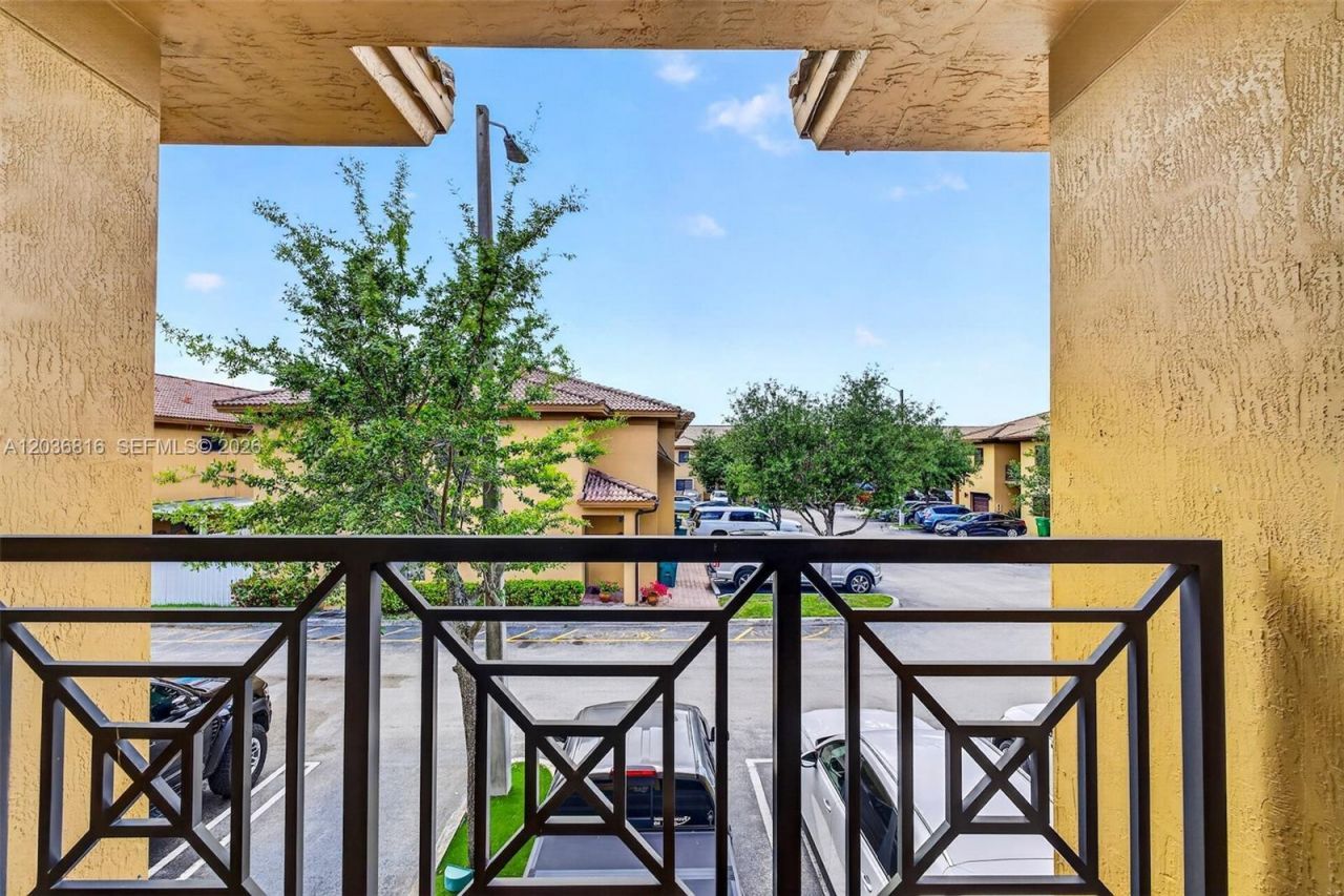 11115 W Okeechobee Rd , Unit 123, Hialeah Gardens, FL 33018 Photo