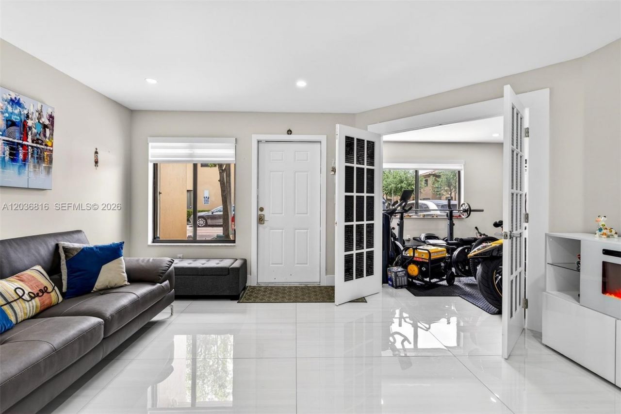 11115 W Okeechobee Rd , Unit 123, Hialeah Gardens, FL 33018 Photo