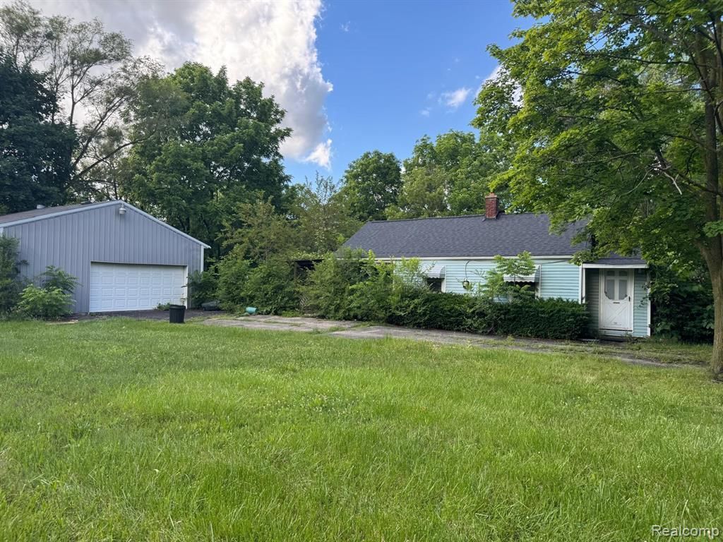 2609 Bertha Avenue, Flint Township, MI 48504 Main Photo