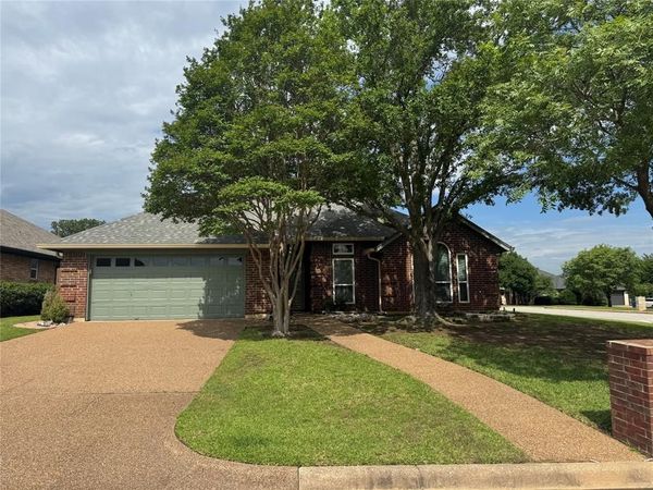 7041 Wanda Way, North Richland Hills, TX 76182