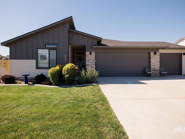 930 SW Lago, Mountain Home, ID 83647