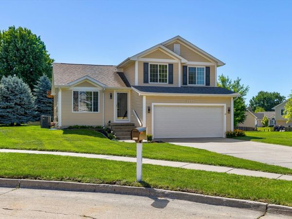 3111 SW Fox Run Drive, Ankeny, IA 50023