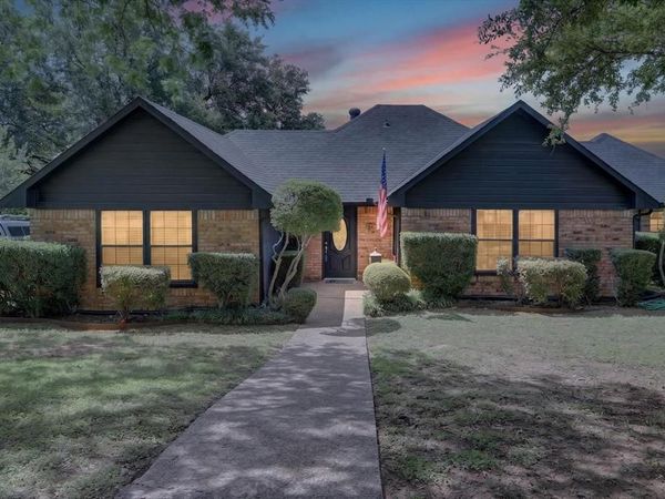 1002 Capetown Drive, Grand Prairie, TX 75050