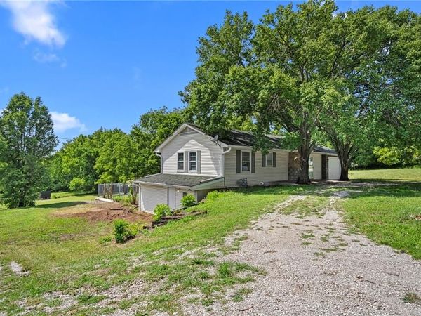 506 N Bynum Road, Lone Jack, MO 64070