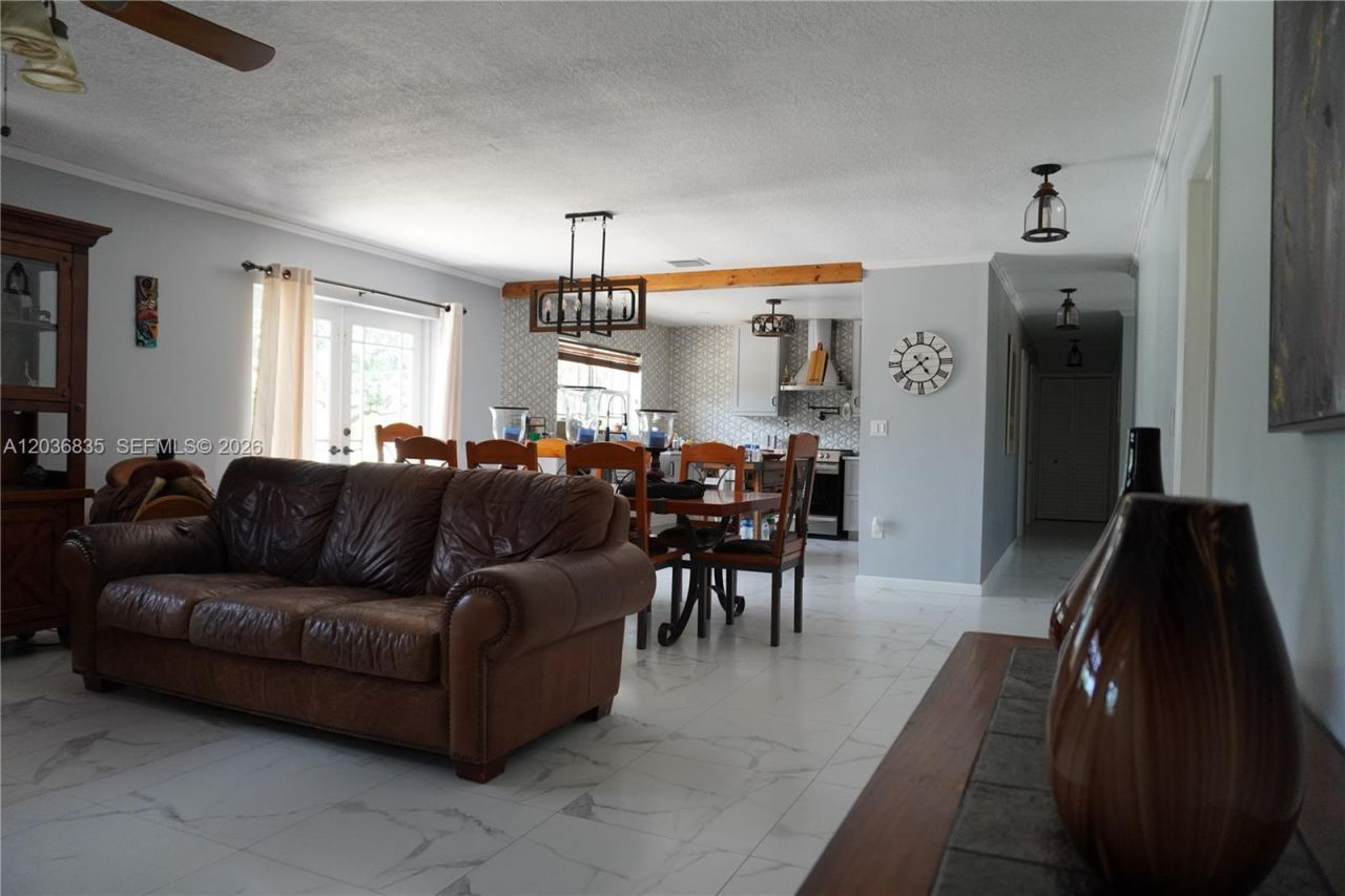 21217 SW 160 St, Miami, FL 33187 Photo