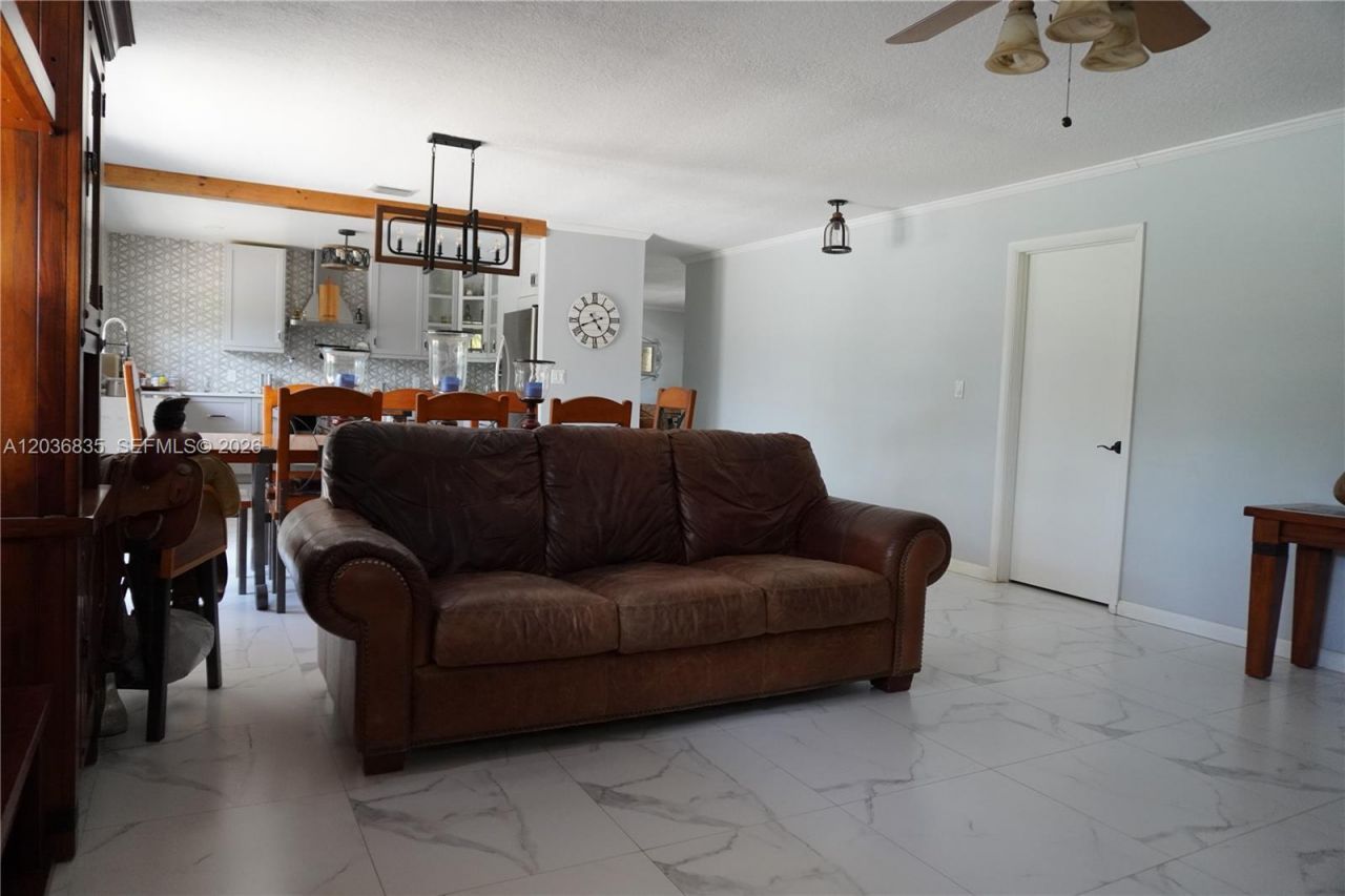 21217 SW 160 St, Miami, FL 33187 Photo