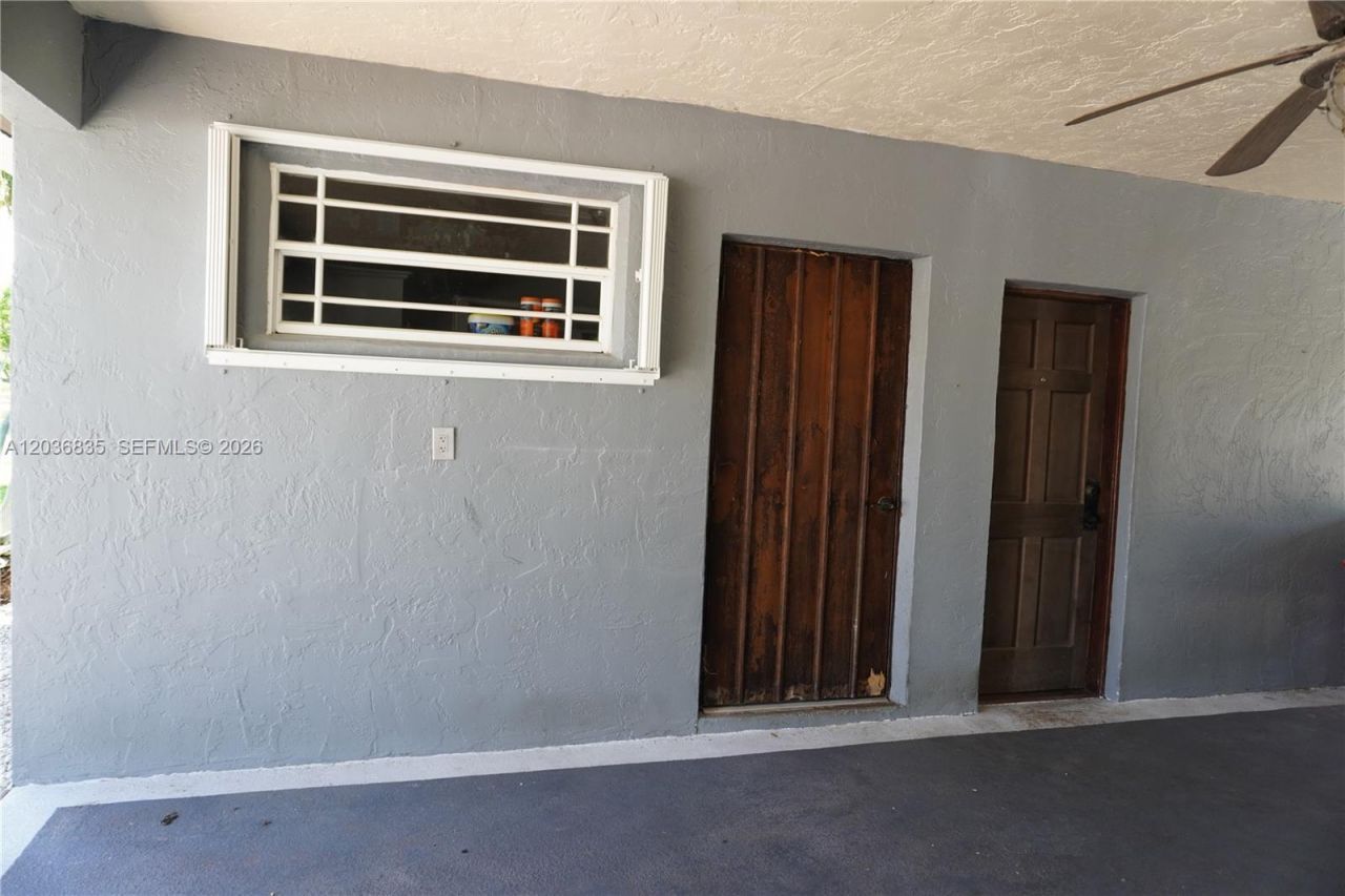 21217 SW 160 St, Miami, FL 33187 Photo
