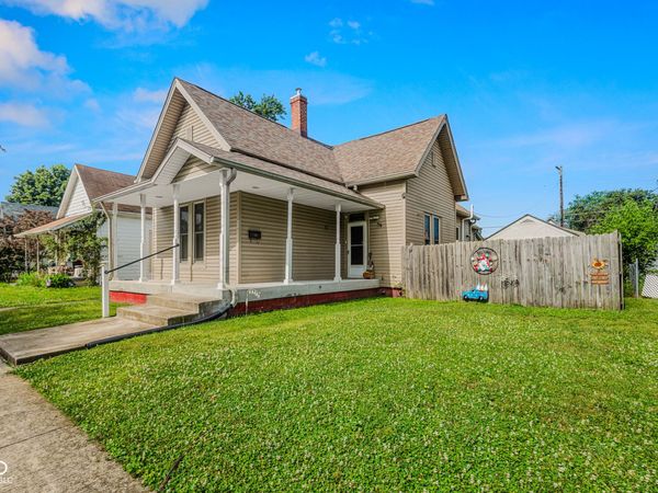 634 Hutchins Avenue , Columbus, IN 47201