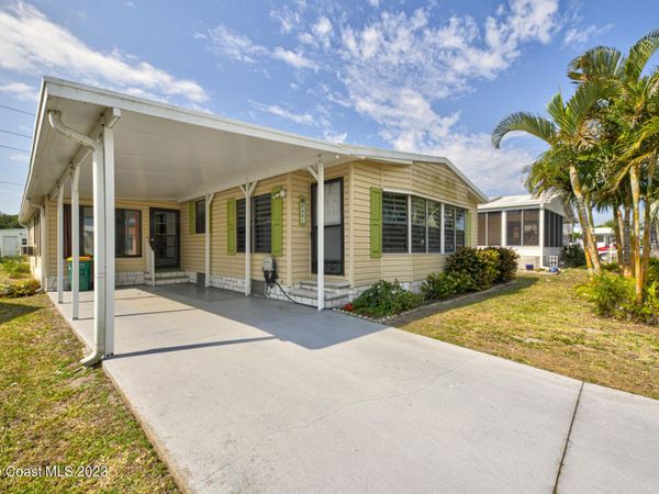 5351 Bannock Street , Micco, FL 32976