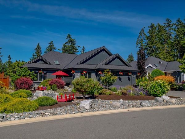 1008 Brookfield Cres, Parksville, BC V9P 0E3