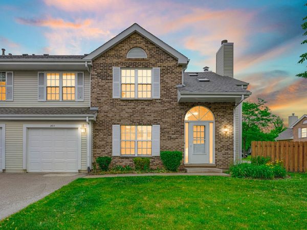 265 Yorkshire Court , Gurnee, IL 60031