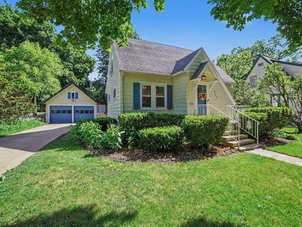 402 May Street E, Mt Pleasant, MI 48858