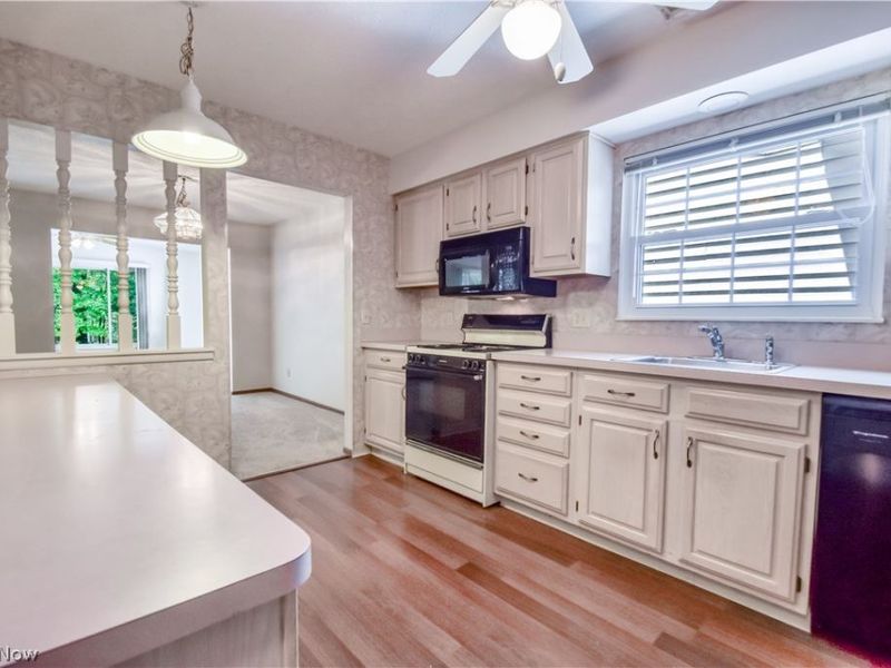 7080 Cross Creek Drive, Mentor, OH 44060 Photo 3