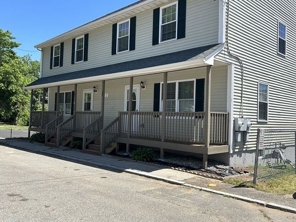 35-37 Pine St Court, Springfield, MA 01105