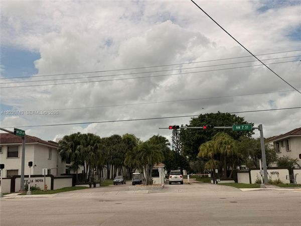 10875 NW 7th St , Unit 11-36, Miami, FL 33172