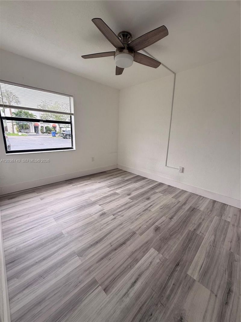 10875 NW 7th St , Unit 11-36, Miami, FL 33172 Photo