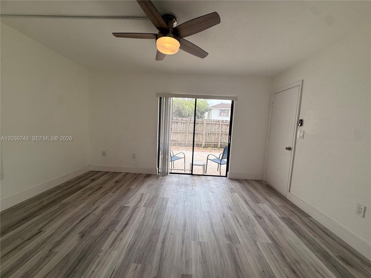 10875 NW 7th St , Unit 11-36, Miami, FL 33172 Photo