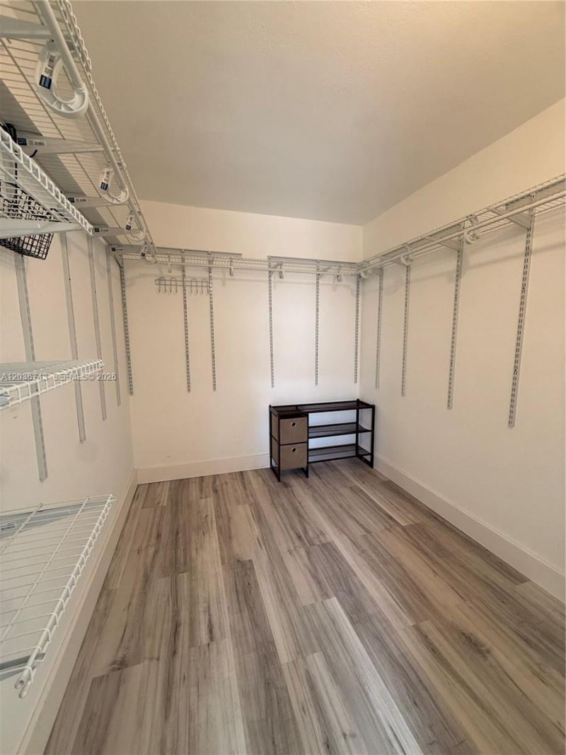 10875 NW 7th St , Unit 11-36, Miami, FL 33172 Photo