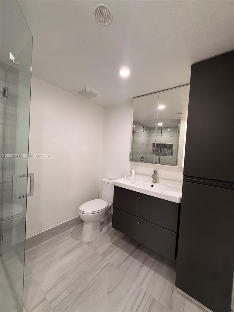 10875 NW 7th St , Unit 11-36, Miami, FL 33172 Photo