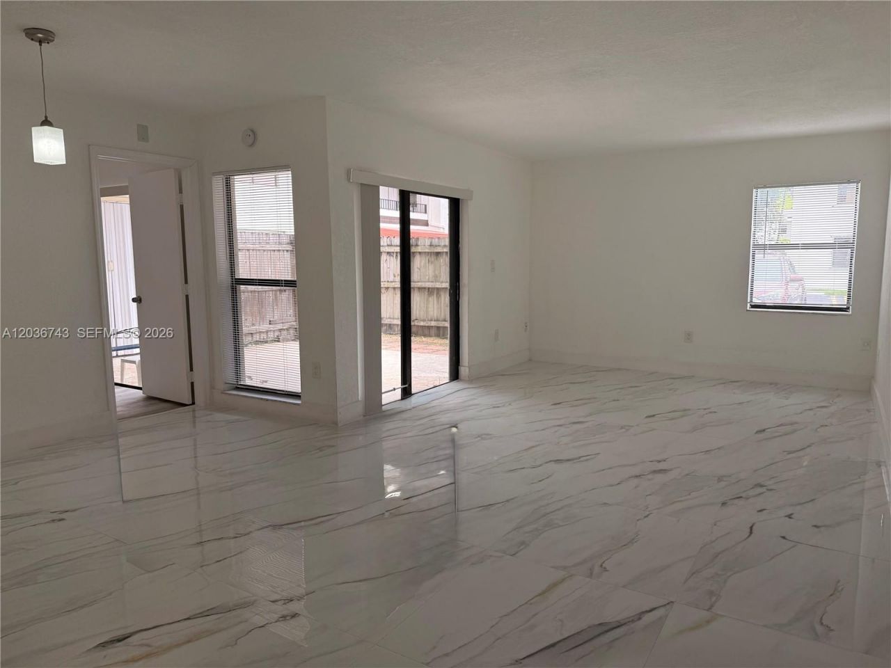 10875 NW 7th St , Unit 11-36, Miami, FL 33172 Photo