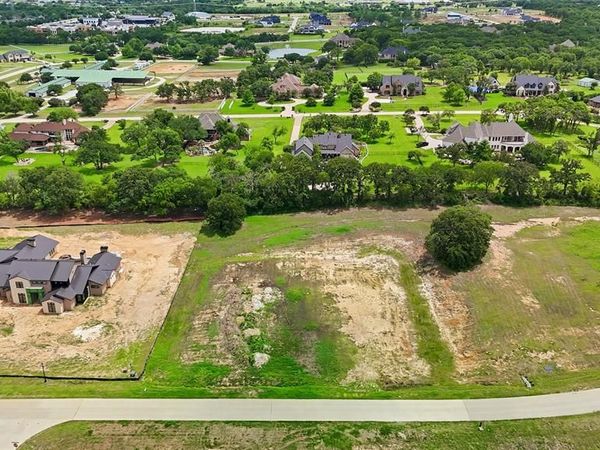 1326 Clydesdale Road , Bartonville, TX 76226